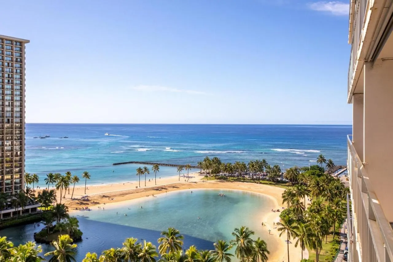 Ocean Front Amazing One Bedroom Condo Honolulu