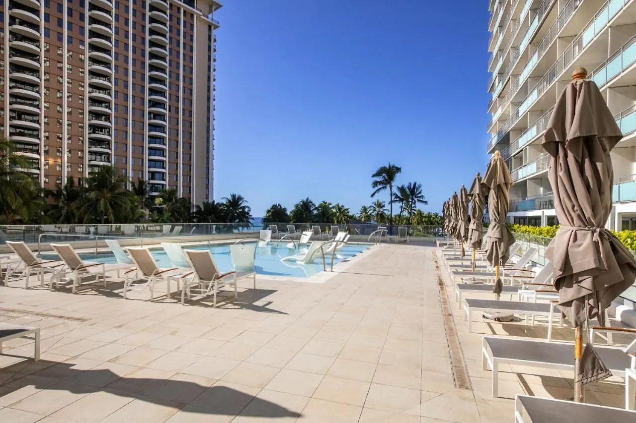 Ocean Front Amazing One Bedroom Condo Honolulu Holiday home